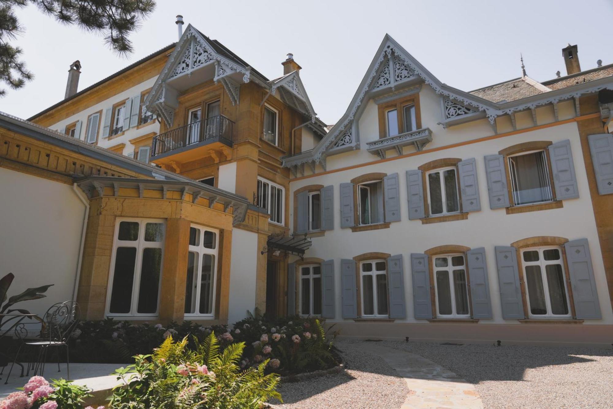 Hotel Le Faubourg 29 Neuchâtel Esterno foto